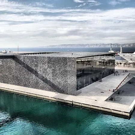 Le Nid Marseillais - Vieux Port Апартаменты *